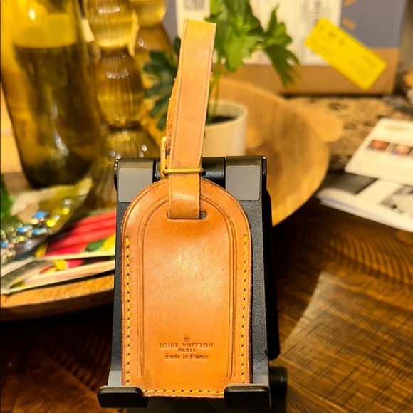 Louis Vuitton Brown Leather Luggage Tag - Picture 1 of 2